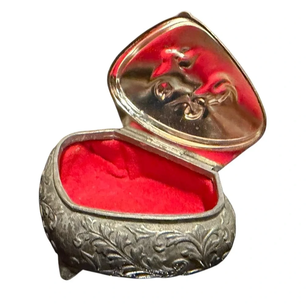 VTG Silver Tone Red Velvet Lined Metal Footed Cherub Jewelry Trinket Box Japan